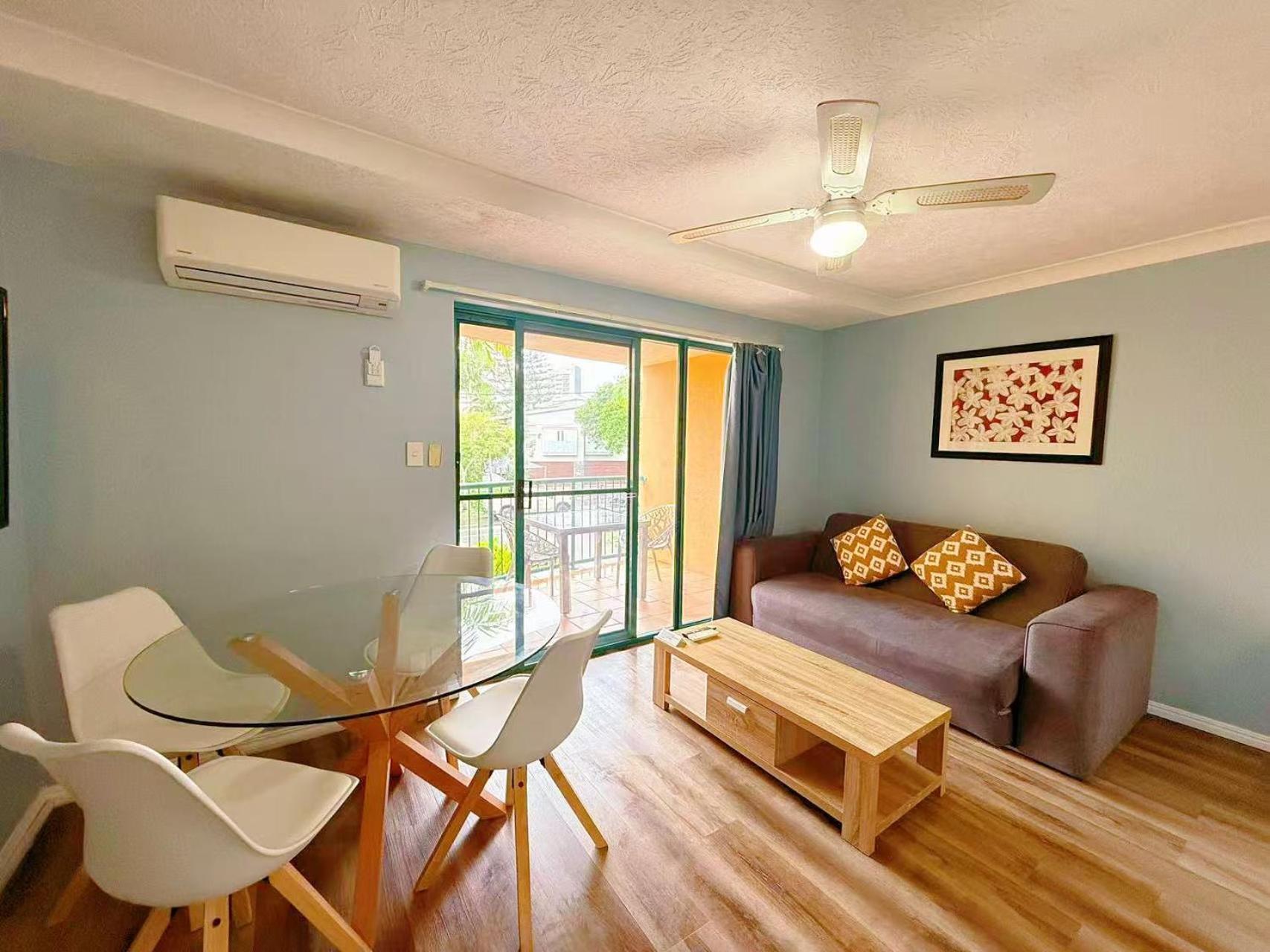 גולד קוסט Karana Palms Resort מראה חיצוני תמונה