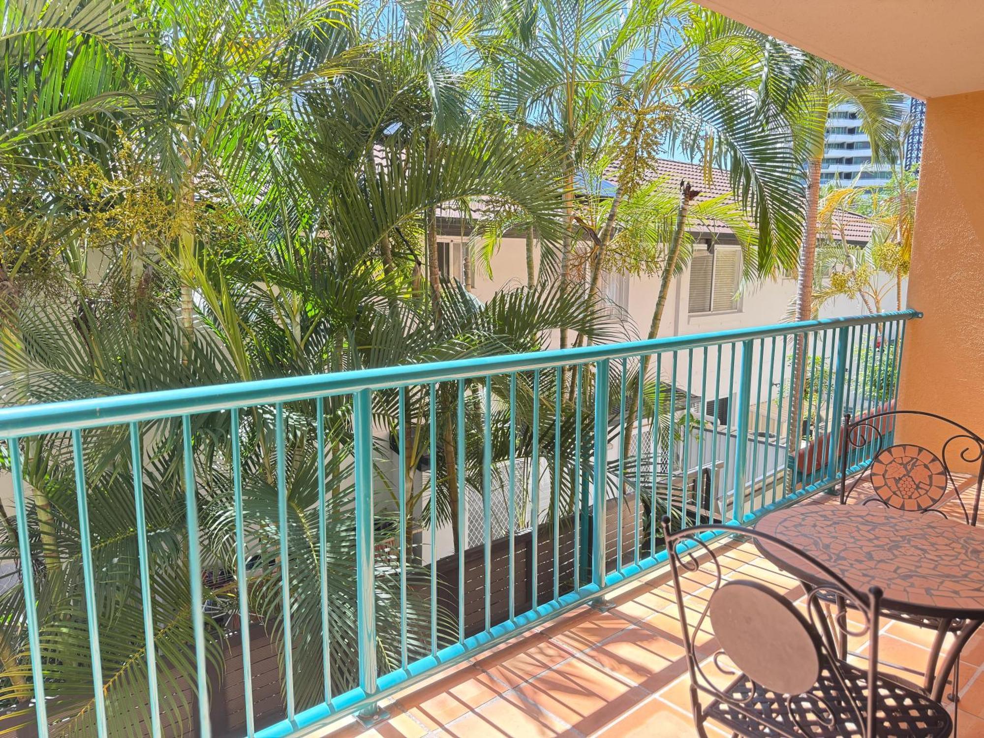 גולד קוסט Karana Palms Resort מראה חיצוני תמונה