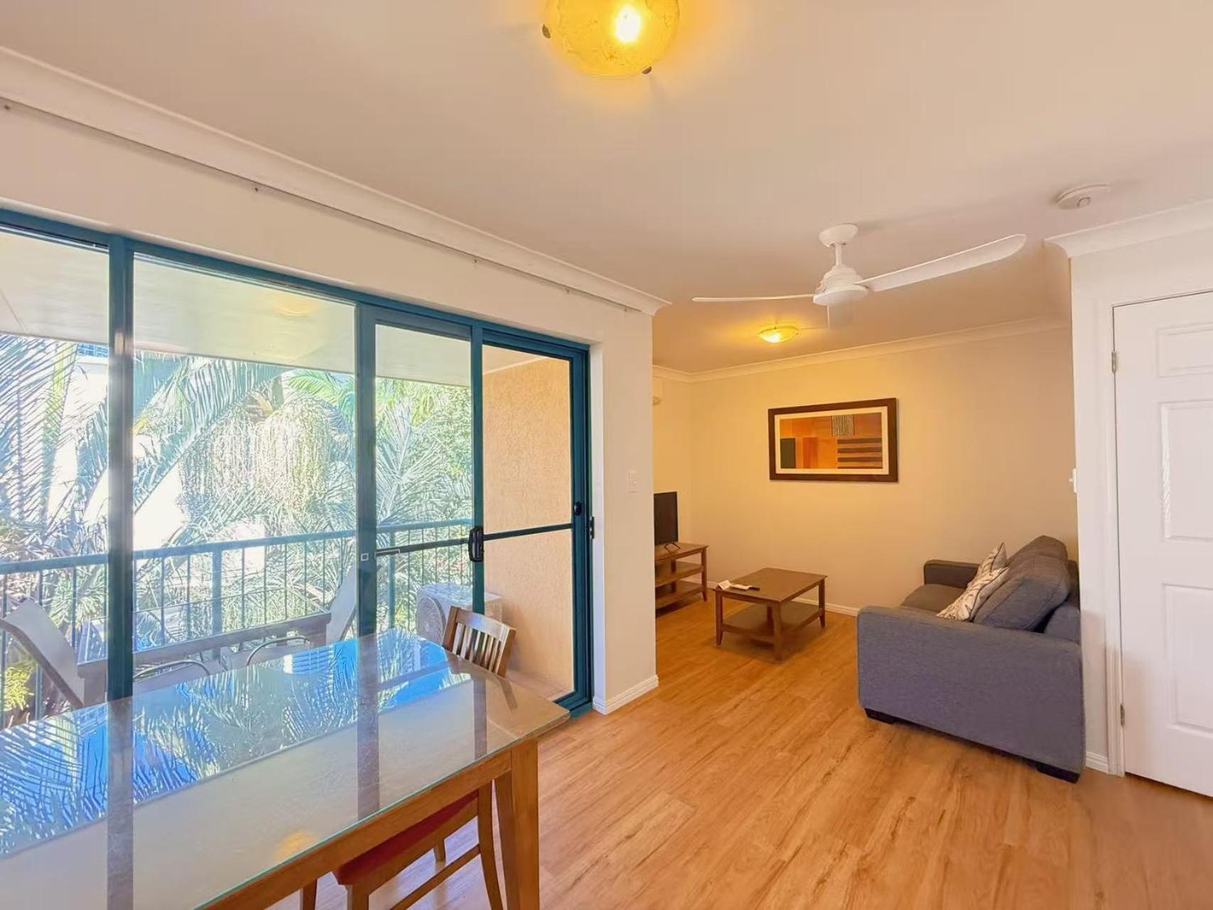 גולד קוסט Karana Palms Resort מראה חיצוני תמונה
