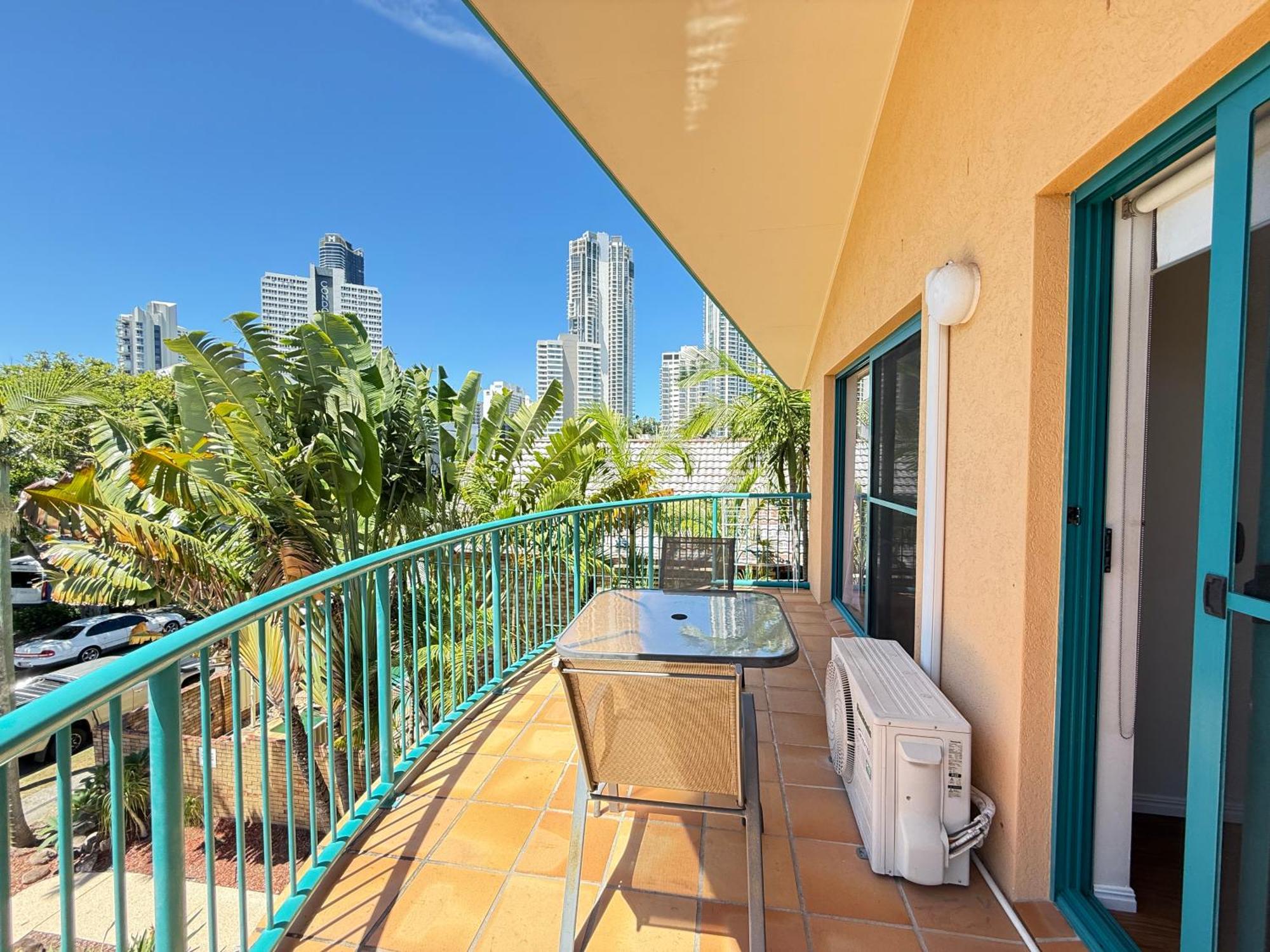 גולד קוסט Karana Palms Resort מראה חיצוני תמונה